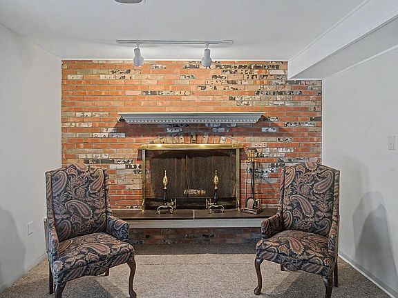 4th image of 235 Forrest Dr