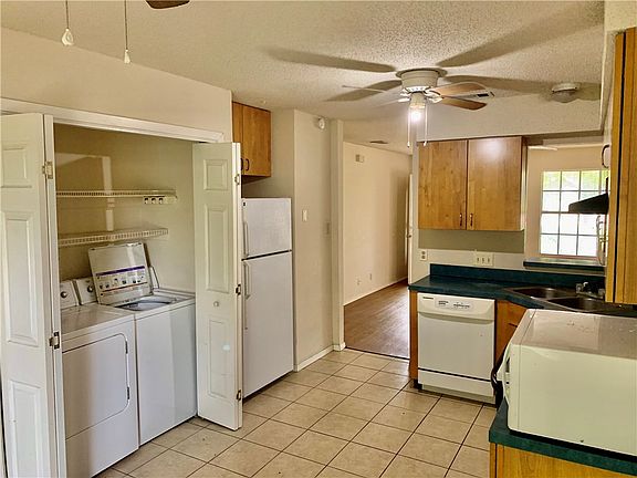 5th image of 304 Highland Estates Dr