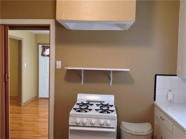1710 Oxford St — Photo 12