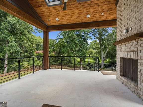 5th image of 1770 Mayfield Rd