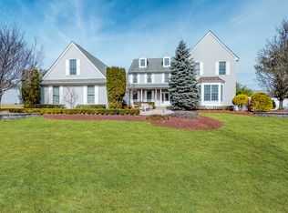33 Coleridge Dr, Marlboro, NJ 07746