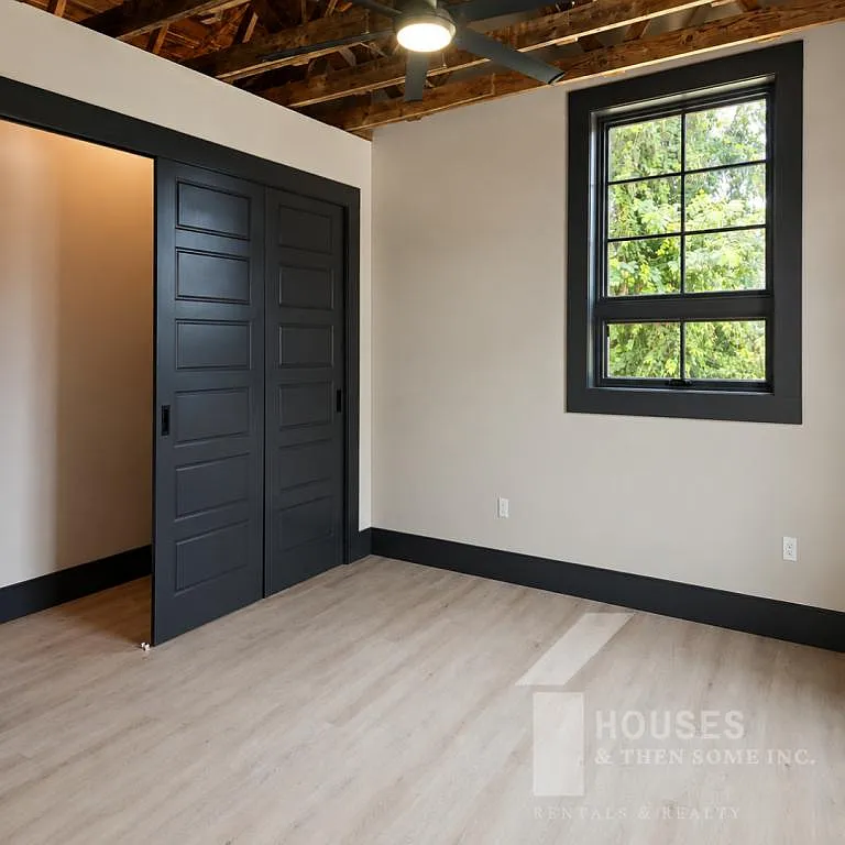 8 B Dargan St — Photo 4