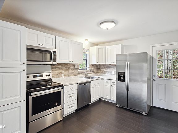 2nd image of 133 Admiral Ave