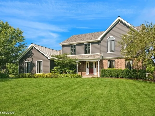 17 Greenbriar Ln, Hawthorn Woods, IL 60047