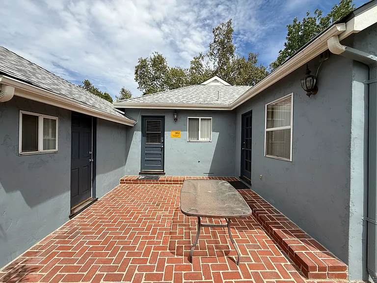 385 Eaton Dr — Photo 24