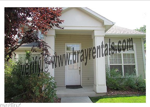 701 Glen Ct. #20 front door