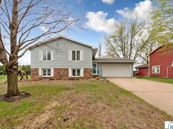 168 10th St SE, Wells, MN 56097