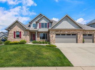 2002 Savanna Dr, Champaign, IL 61822