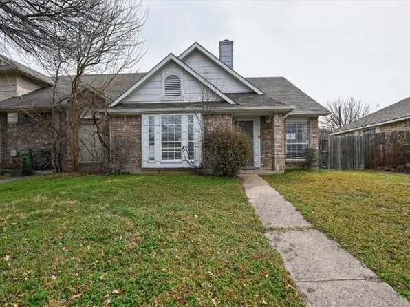 6611 Olivewood Dr, Arlington, TX 76001