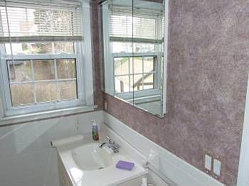 5th image of 53 Wayne Ave