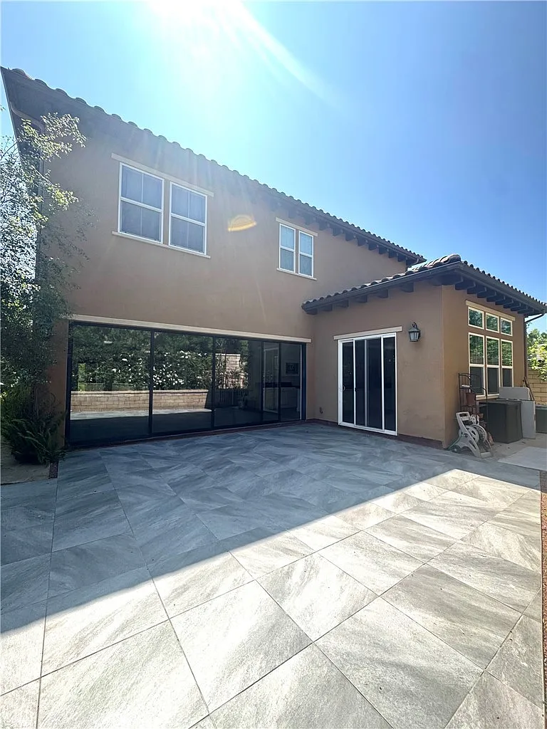 5 bed, 5.5 bath, 2992 sqft, $6,800 — Photo 3