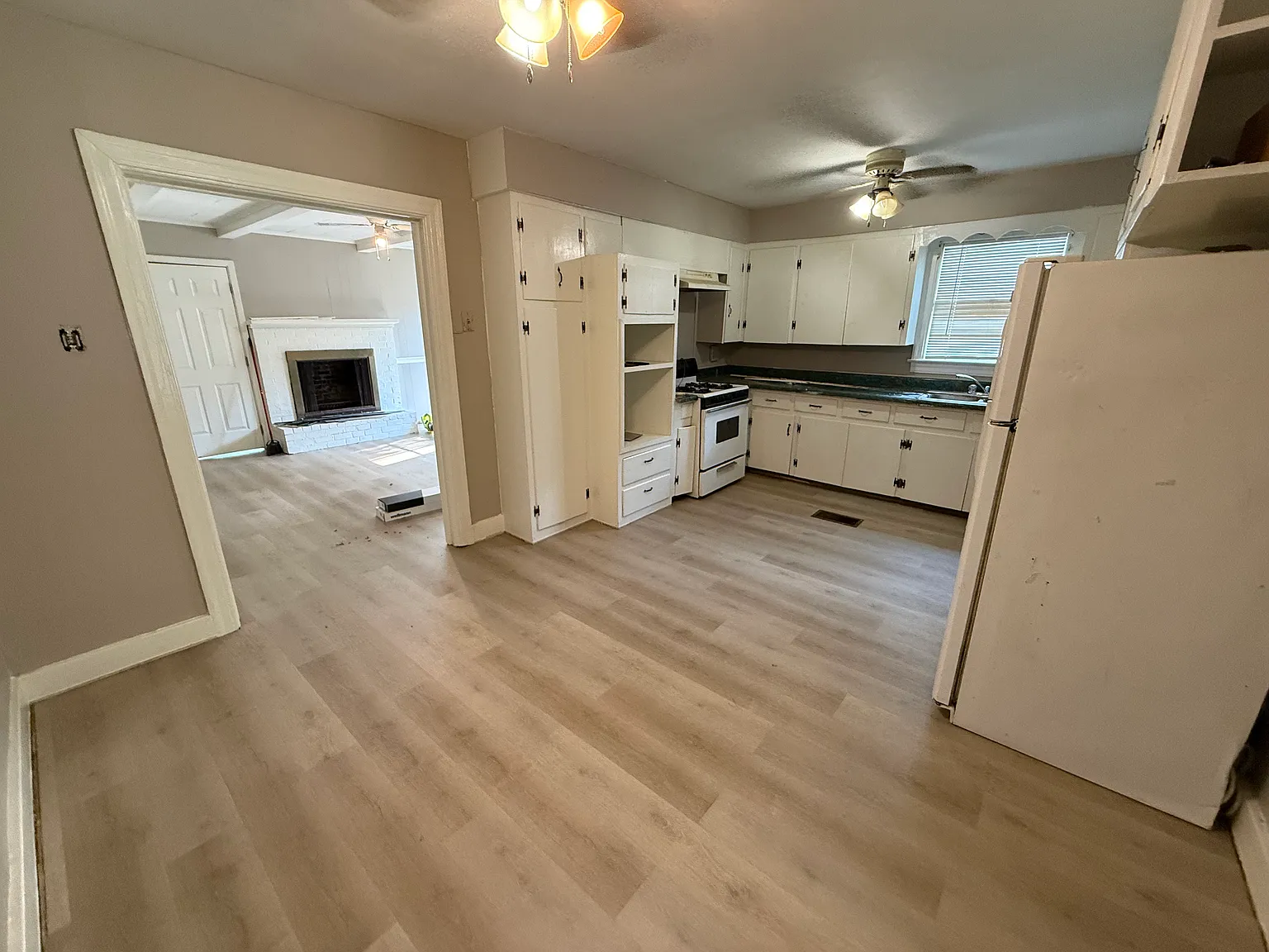 4 bed, 1382 sqft, $1,300 — Photo 3
