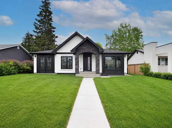 4940 W 45th St SW, Calgary, AB T3E 3W4
