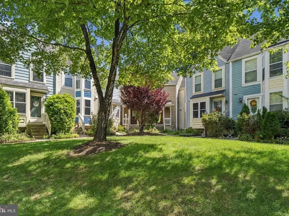 5909 Saint Giles Way, Alexandria, VA 22315