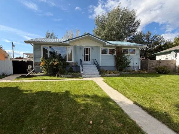 31 E 9th St W, Brooks, AB T1R 0B7