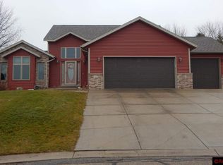 413 Thomas Dr, Eagle Lake, MN 56024