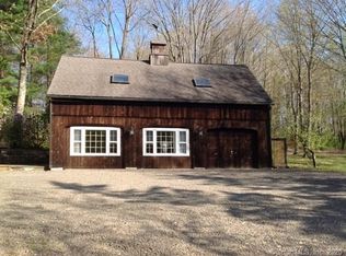 32 Peter Rd, Woodbury, CT 06798