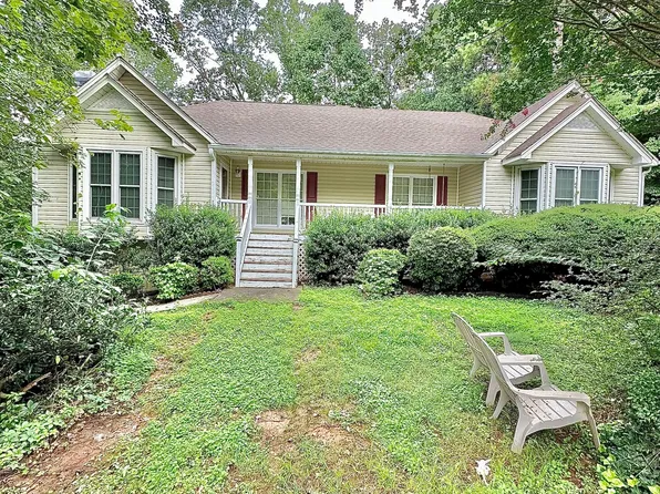 439 Abbington Ln, Douglasville, GA 30134