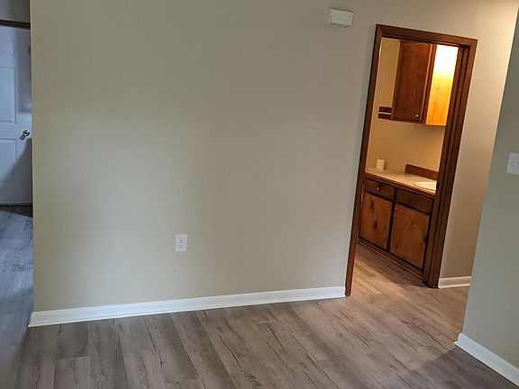 from entry panning right