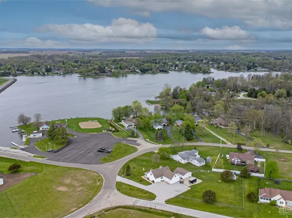 895 Brande Dr, Eaton, OH 45320