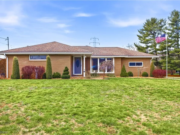 1230 Florence Dr, Wellsville, OH 43968