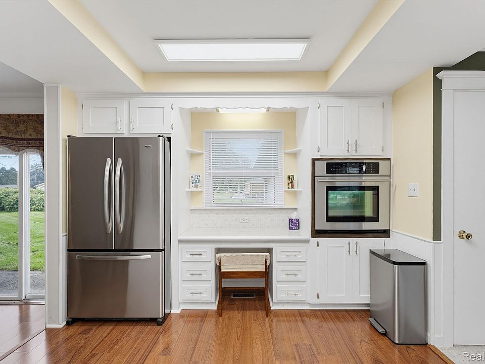 56600 North Ave, photo 17