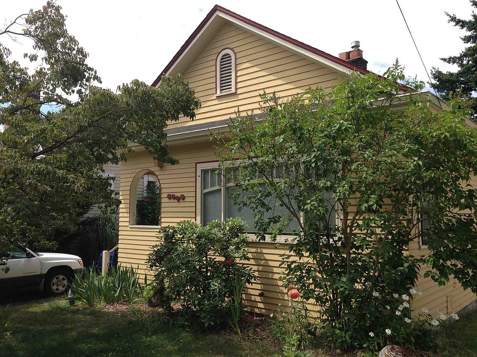 2nd image of 6039 30th Ave NE