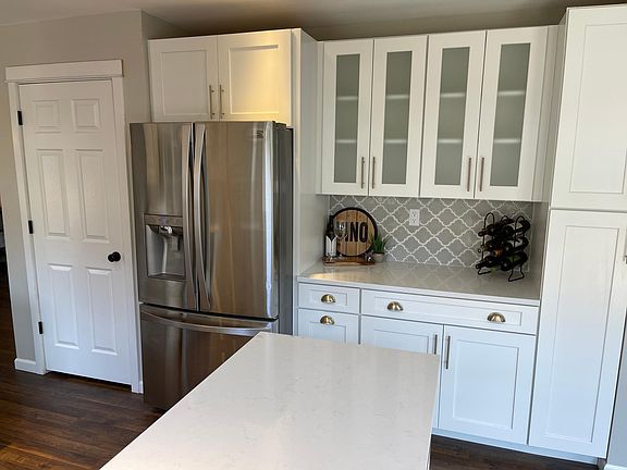 Remodeled kitchen. New cabinets, quartz counter-top