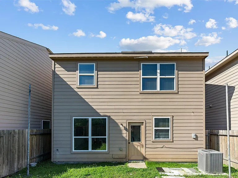 11017 Panther Ct — Photo 37