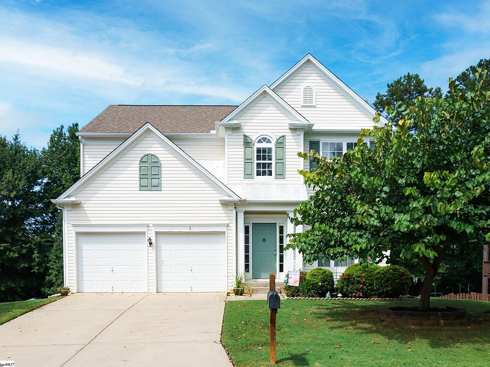 1st image of 8 Cog Hill Dr