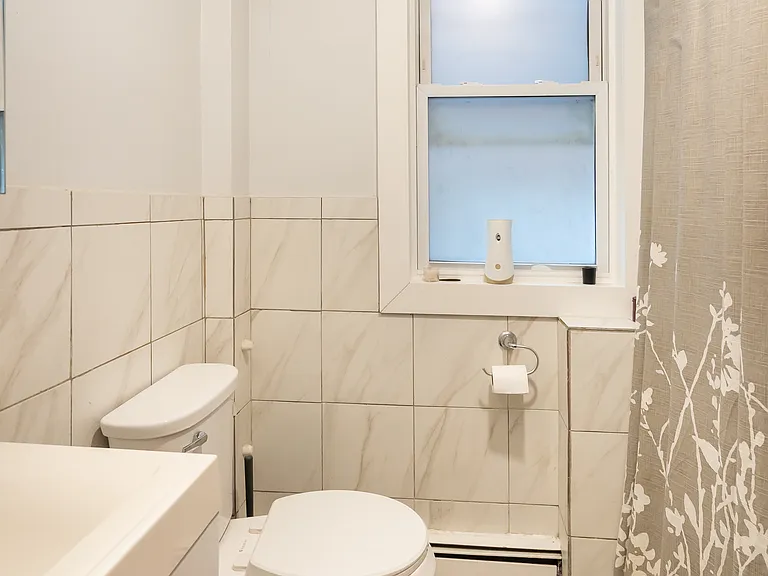 86 Brook St #1 — Photo 21