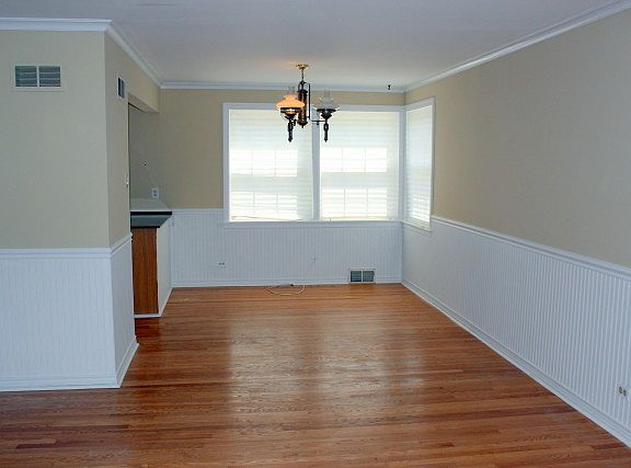 3rd image of 1837 Newcastle Ave