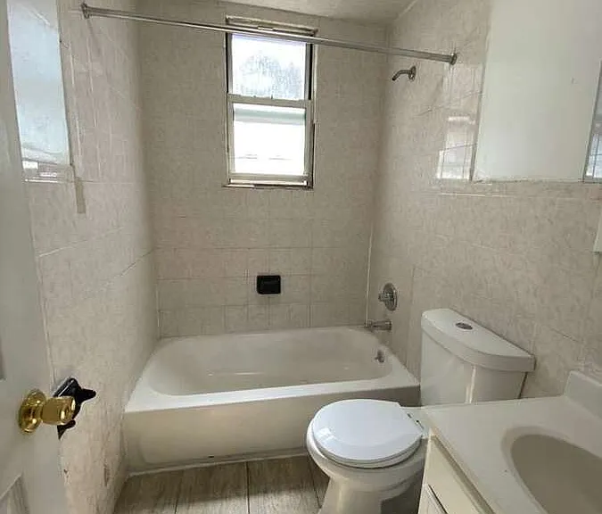 67 Van Cortlandt Park Ave #3L — Photo 1