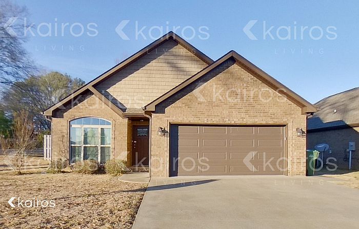 1st image of 101 Lyn Ln