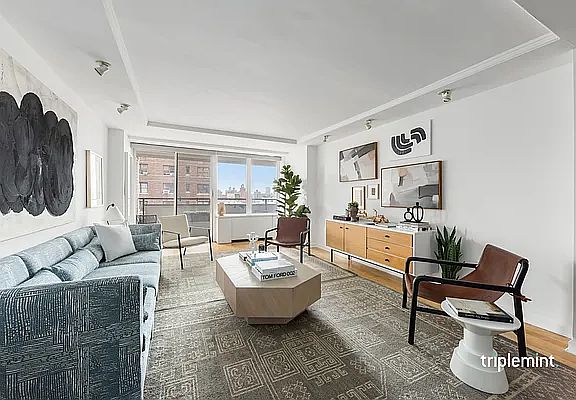 2nd image of 142 E 16th St APT 16E