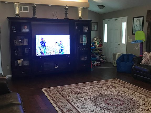 3rd image of 154 Harper Henderson Ln