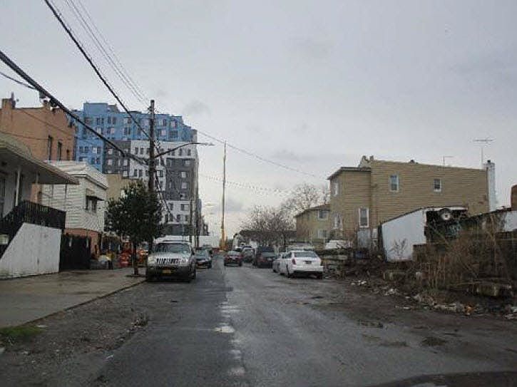2nd image of 484 Emerald St