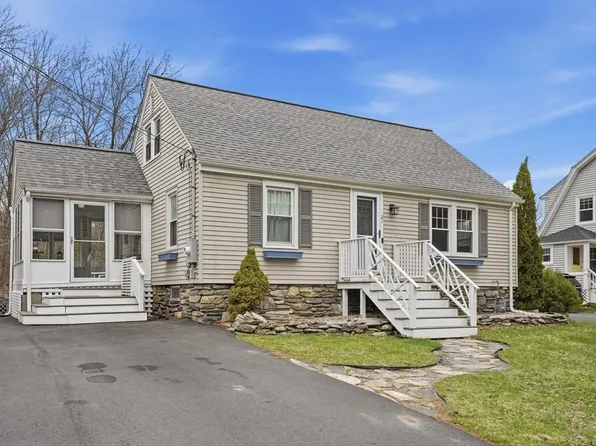 21 Park St, Shrewsbury, MA 01545