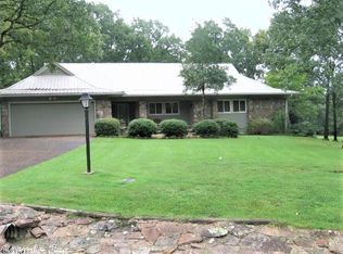 105 Crest Dr, Fairfield Bay, AR 72088