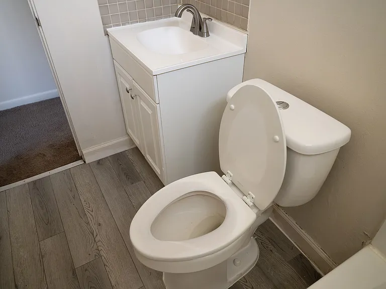 718 & 720 Bettes Ave #720 — Photo 7