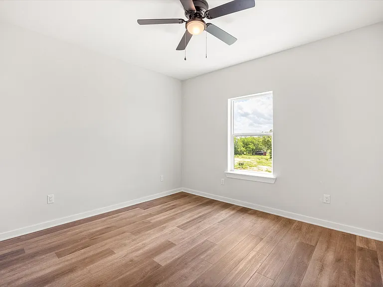 706 N Sycamore Dr — Photo 7