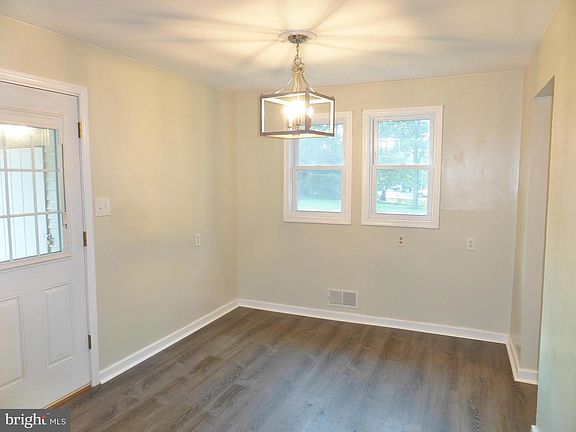 5th image of 3604 Rolling Hills Ave