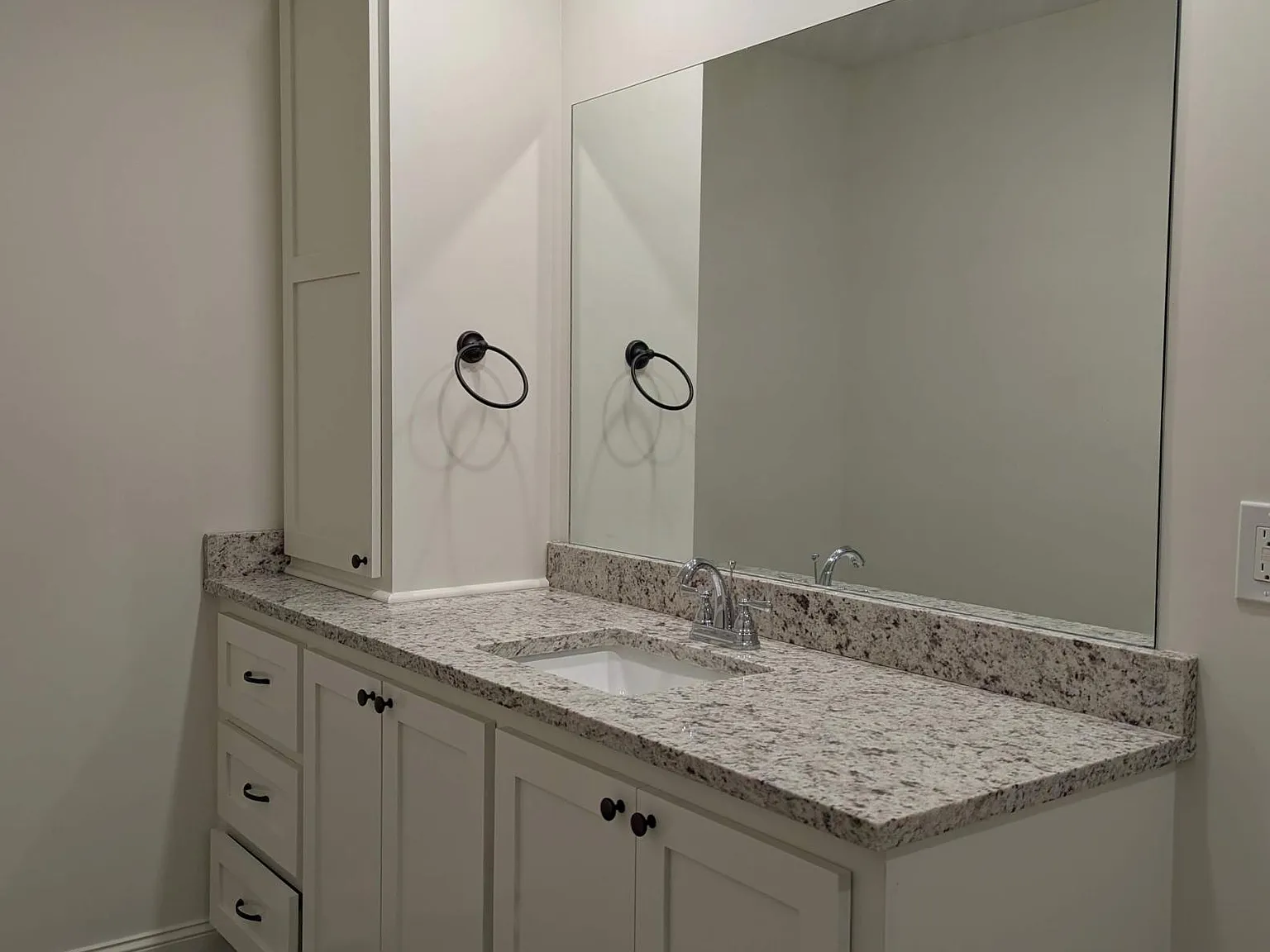 3 bed, 1500 sqft, $1,600 — Photo 4
