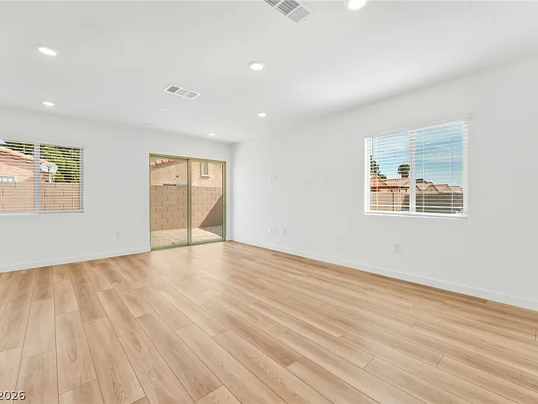 2204 Abraham Ave — Photo 10