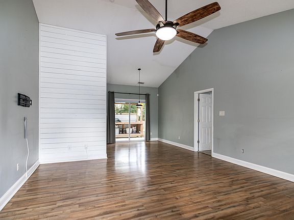 3rd image of 30 Bethany Ln