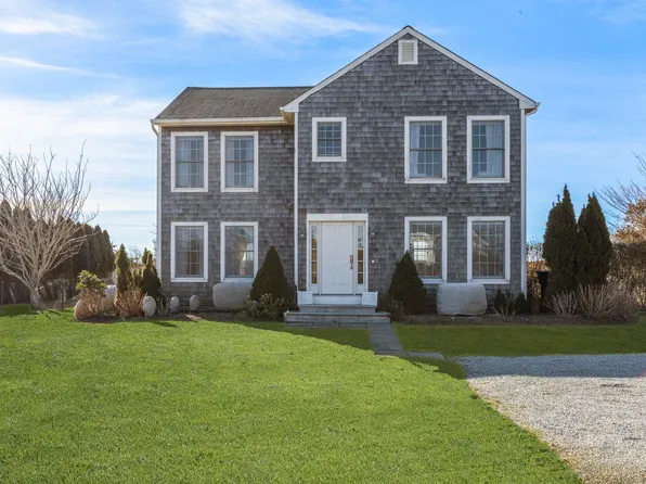 826 N Sea Rd, Southampton, NY 11968