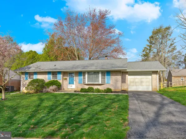 315 E Charlotte St, Millersville, PA 17551