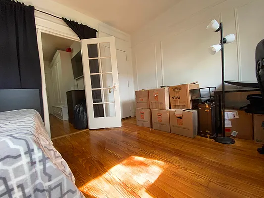 Rented by RealTegrity NY LLC | media 25