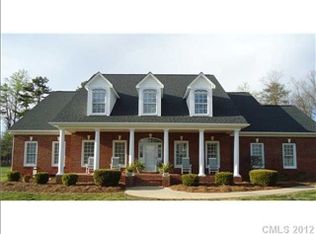 105 Stonewood Estates Dr, Cherryville, NC 28021