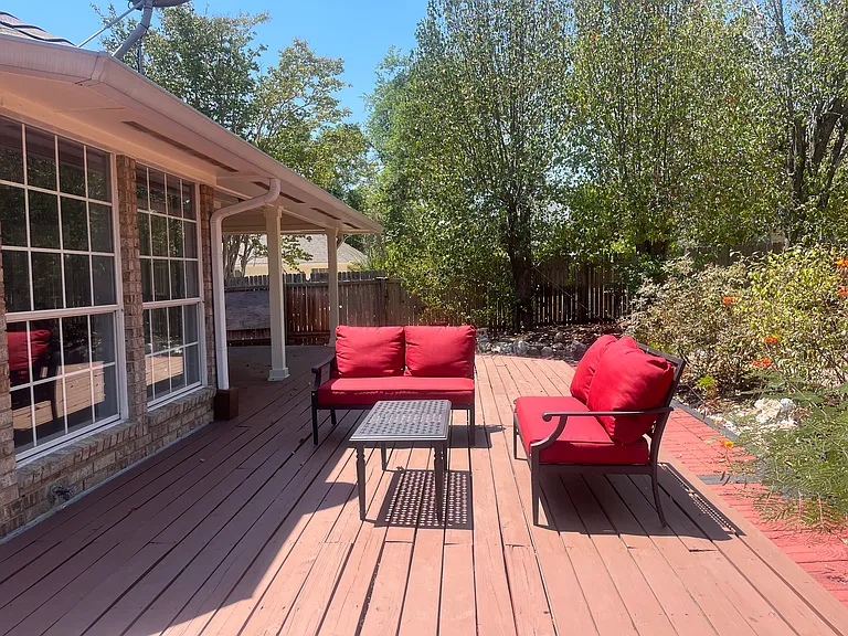 10410 Laurel Hill Cv — Photo 26